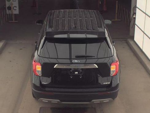 Used 2023 Ford Explorer XLT w/ Equipment Group 202A image 4