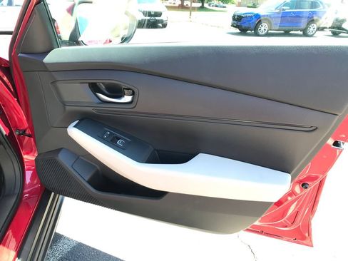 Certified 2025 Honda Accord LX image 28