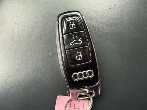 Used 2020 Audi RS Q8 w/ Carbon Optic Package image 19