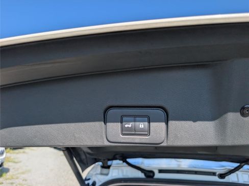 Used 2022 Nissan Rogue Platinum AWD/4WD image 14