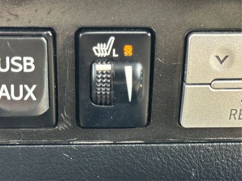 Used 2016 Toyota Sequoia Limited w/ Safety & Convenience Package image 29