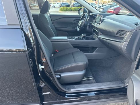 Used 2024 Nissan Rogue S image 13