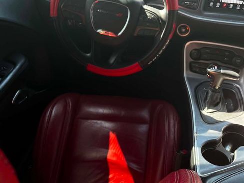 Used 2019 Dodge Challenger SXT RWD image 17