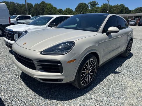 Used 2022 Porsche Cayenne Coupe AWD/4WD image 1