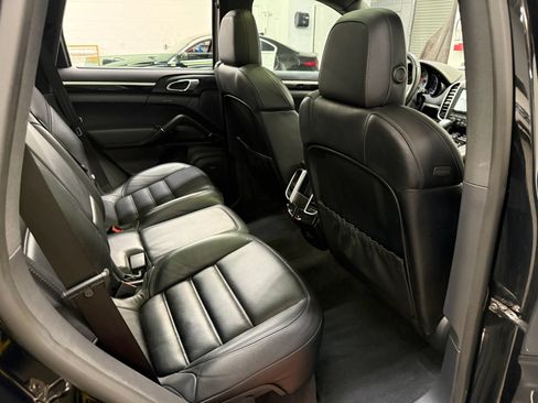 Used 2016 Porsche Cayenne S AWD/4WD image 28