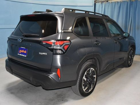 Used 2025 Subaru Forester Premium AWD/4WD image 26