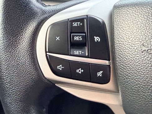 Used 2022 Ford Explorer XLT image 22