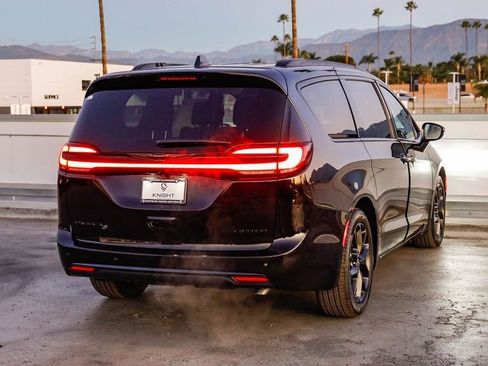 New 2026 Chrysler Pacifica Limited w/ S Appearance Package image 9