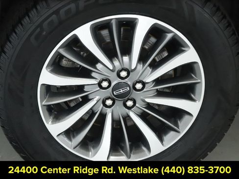 Certified 2022 Lincoln Nautilus AWD w/ Premium Package image 12