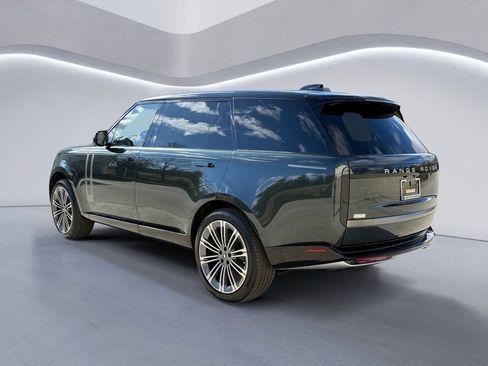 New 2025 Land Rover Range Rover Long Wheelbase SE AWD/4WD image 4