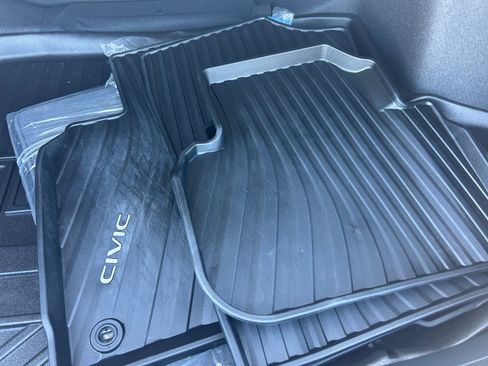 Used 2025 Honda Civic Sport image 29