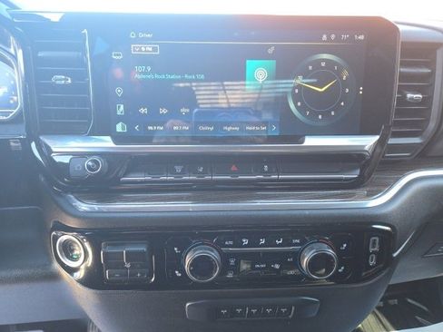 Used 2024 Chevrolet Silverado 2500 LT w/ Convenience Package image 14