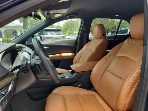 Used 2021 Cadillac XT4 Premium Luxury FWD image 15