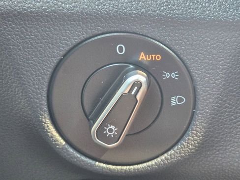 Used 2024 Volkswagen Jetta SE image 23