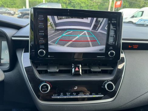 Used 2021 Toyota Corolla LE image 16