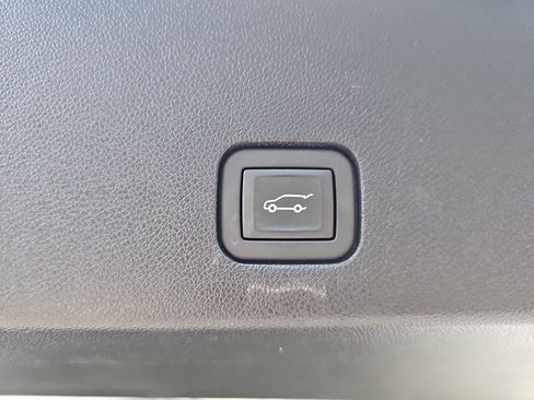 Used 2025 Cadillac XT6 Sport w/ LPO, Floor Liner Package image 15