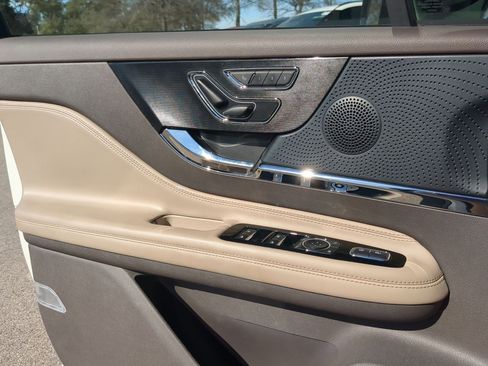 Used 2023 Lincoln Corsair FWD w/ Equipment Group 101A image 12