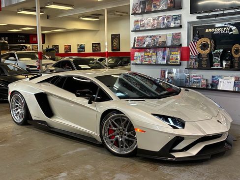 Used 2017 Lamborghini Aventador S AWD/4WD image 1