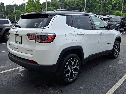 New 2026 Jeep Compass Limited AWD/4WD image 3