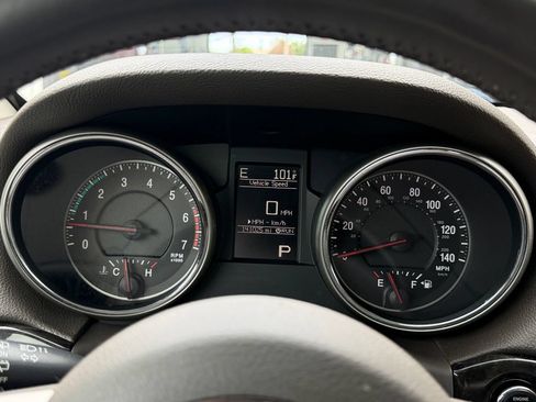 Used 2012 Jeep Grand Cherokee Laredo RWD image 14