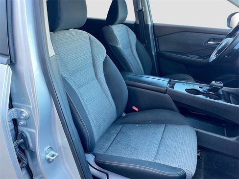 Used 2022 Nissan Rogue SV image 29