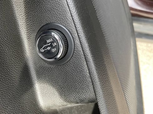 Used 2022 Chevrolet Traverse LT AWD/4WD image 16