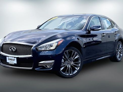 Used 2018 INFINITI Q70 Luxe AWD/4WD image 12