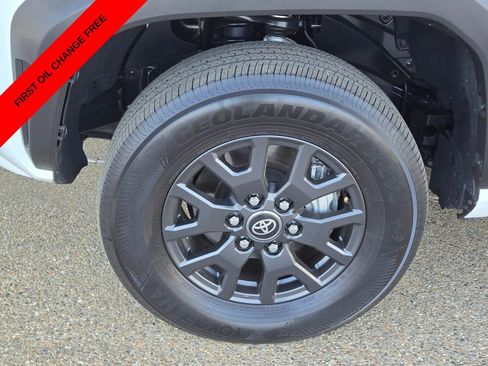 Used 2025 Toyota 4Runner SR5 AWD/4WD image 9