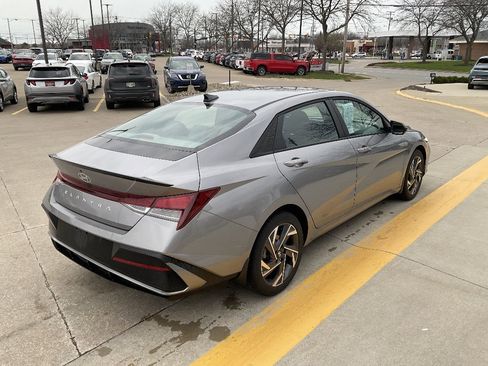 Certified 2025 Hyundai Elantra Sport image 3