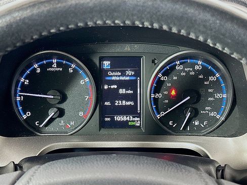 Used 2018 Toyota RAV4 XLE AWD/4WD image 13