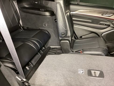 Used 2023 Jeep Grand Cherokee L Overland AWD/4WD image 6
