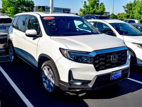 Used 2025 Honda Passport EX-L image 4