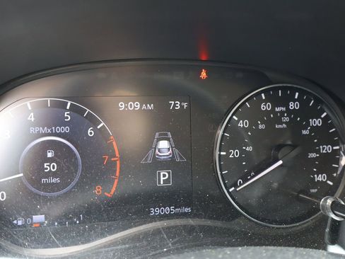 Used 2022 Nissan Kicks SV FWD image 9