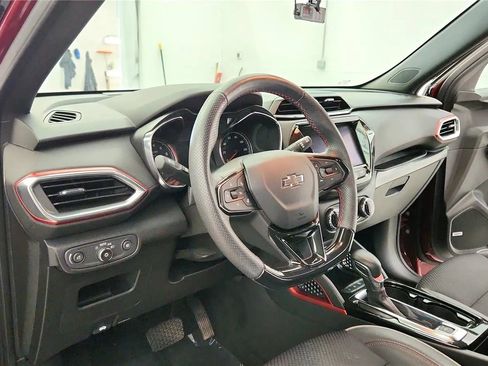 Used 2023 Chevrolet TrailBlazer RS w/ Technology Package AWD/4WD image 22