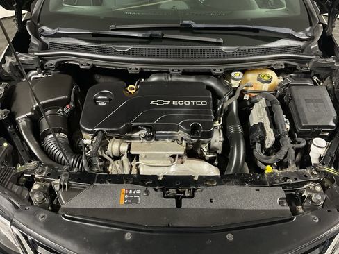 Used 2017 Chevrolet Cruze LT w/ Convenience Package FWD image 35
