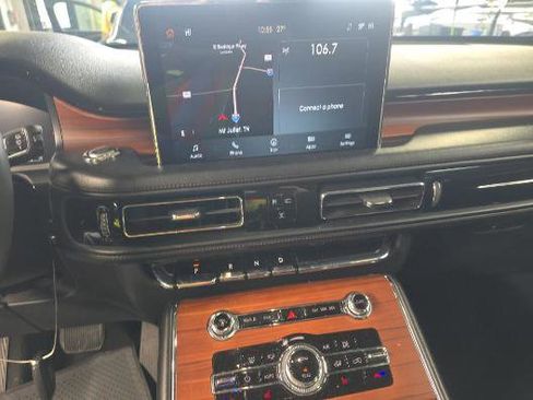Used 2024 Lincoln Aviator Reserve image 4