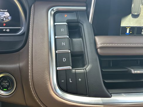 Used 2023 Chevrolet Tahoe High Country image 32