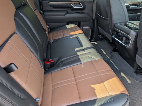Used 2025 Chevrolet Silverado 2500 High Country w/ High Country Premium Package AWD/4WD image 29