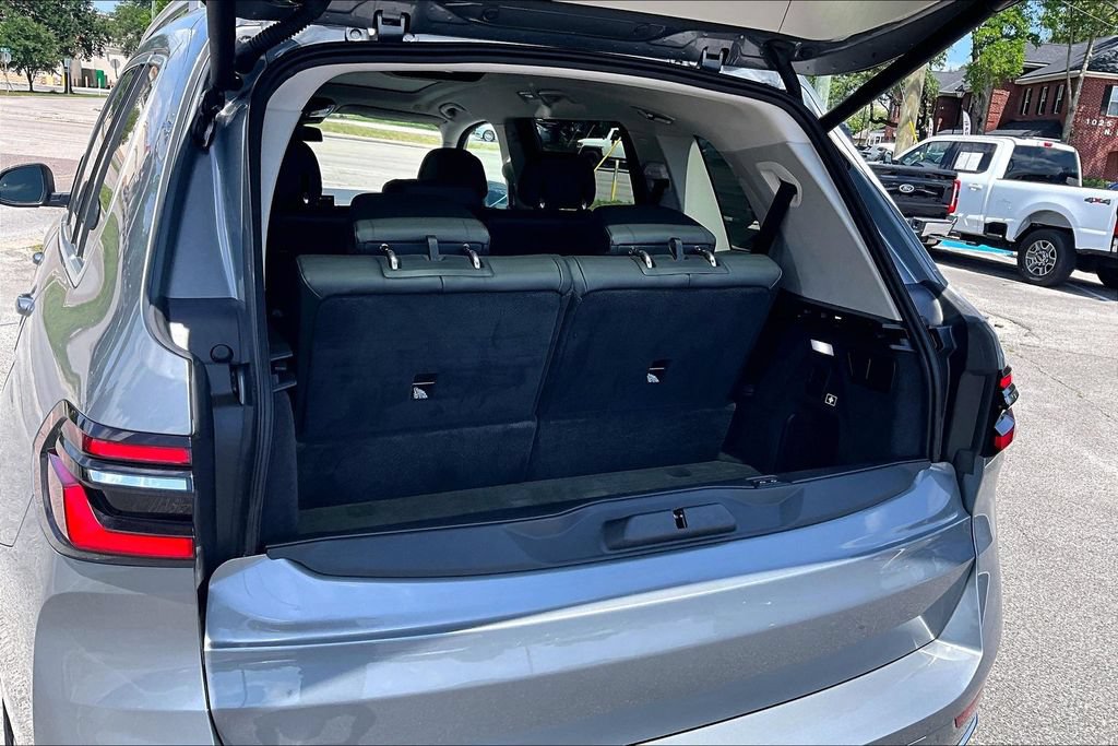 Used 2026 BMW X7 xDrive40i AWD/4WD image 36