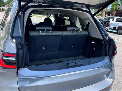 Used 2026 BMW X7 xDrive40i AWD/4WD image 36