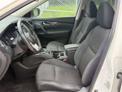 Used 2017 Nissan Rogue SV FWD image 6
