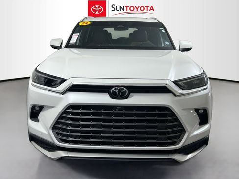 Used 2024 Toyota Grand Highlander AWD Hybrid image 10