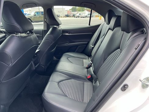 Used 2024 Toyota Camry SE image 10