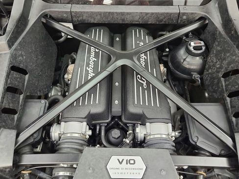 Used 2015 Lamborghini Huracan LP 610-4 image 21