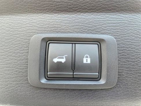 Used 2023 Mitsubishi Outlander SEL image 14