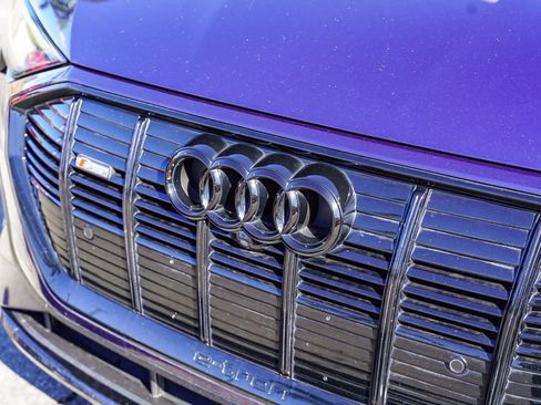 Used 2022 Audi e-tron Chronos w/ Chronos Package image 11