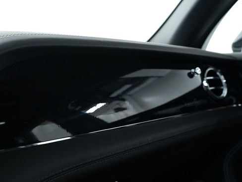 Certified 2021 Bentley Bentayga image 42