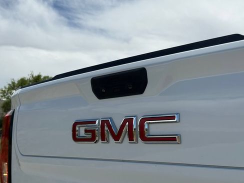 Used 2023 GMC Sierra 1500 SLE AWD/4WD image 15