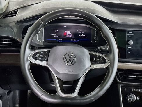 Certified 2022 Volkswagen Taos SEL AWD/4WD image 14