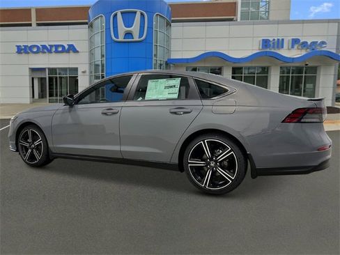 Used 2025 Honda Accord Sport image 2